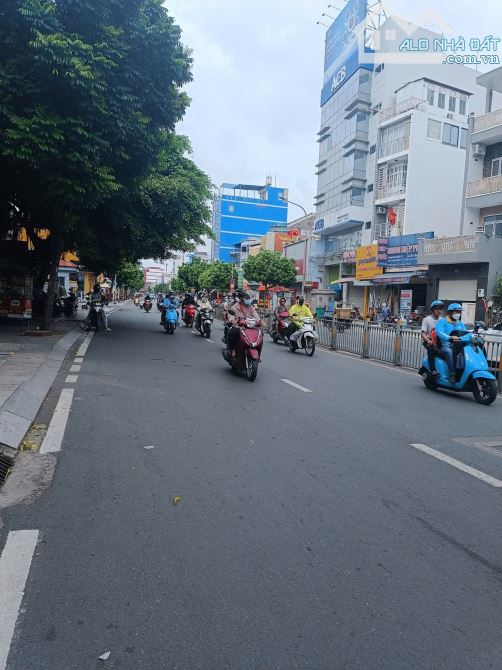 Bán nhà có 3 MTKD Lũy Bán Bích Tân Phú 10x34m nở hậu 19m đúc 2 lầu giá 89 tỷ TL