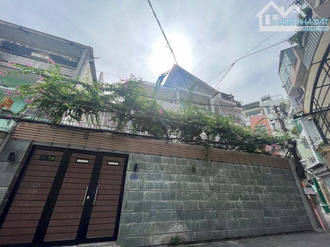 SIÊU PHẢM ! Nhà Biệt thự 221/ Lê Văn Sỹ, P. Nhiêu Lộc | DT: 14X18m | 3 Tầng |