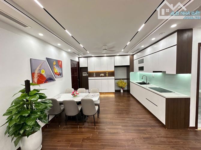 Bán căn hộ chung cư Bộ Kế Hoạch và Đầu Tư - Quan Hoa 105m2 3pn 2vs 8,1 tỷ full NT