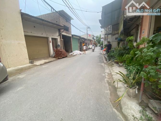 BÁN ĐẤT KIM CHUNG, ĐÔNG ANH. LÔ GÓC, OTO ĐỖ CỬA, VÀO NHÀ.