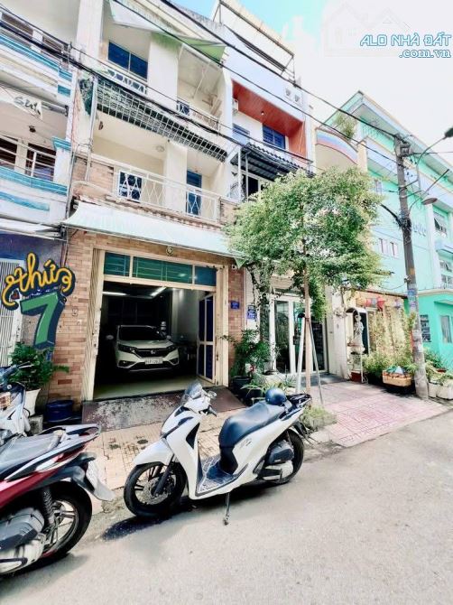BÁN NHÀ GẦN TRƯỜNG CHINH 4 TẦNG 72M2 HẺM XE HƠI THÔNG CHỈ 8.X TỶ (GẤP BÁN)