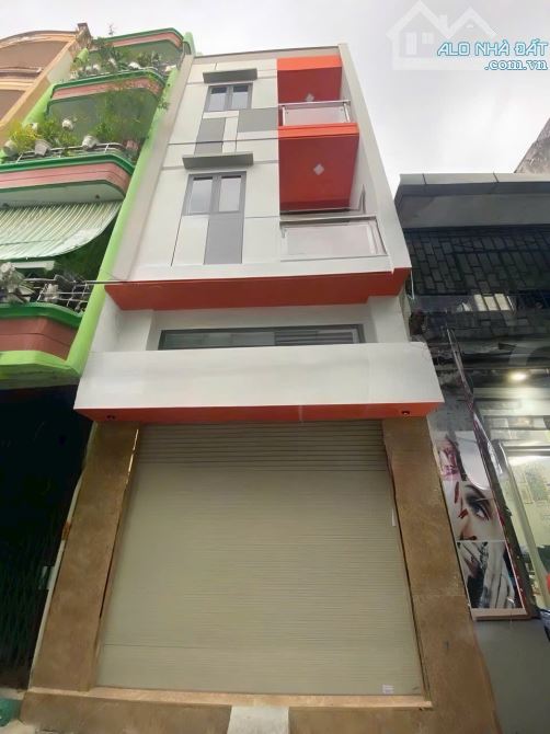 Nhà đẹp Quận 10-Hẻm 6M-Tiện KD-Giáp Quận 1-Sát MT Lê Hồng Phong-P1-37m2-4,1x9-4tầng-3PN