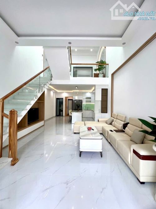 NHÀ 3 PHÒNG NGỦ FULL NỘI THẤT HẺM ĐINH TIÊN HOÀNG: GIÁ 5,1 tỷ