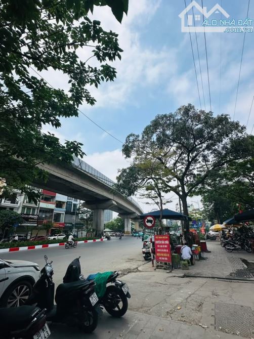 BÁN MẢNH ĐẤT VÀNG TẶNG NHÀ XÂY TÒA VĂN PHÒNG PHỐ HÀO NAM ĐỐNG ĐA DT 151M MT 7.2M GIÁ 71 TỶ