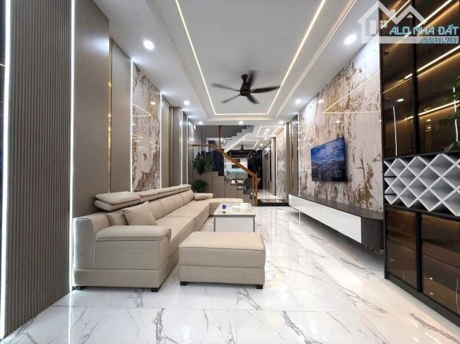 Chốt gấp căn nhà đẹp 63m2 ngay Đ. Bùi Thị Xuân, Tân Bình. Giá: 3 Tỷ 110tr, có SHR