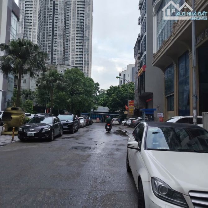 BÁN TOÀ NHÀ VĂN PHÒNG TTCẦU GIẤY – PHÂN LÔ VIP – NGÕ TO NHƯ PHỐ. 180M2 9 TẦNG + HẦM.