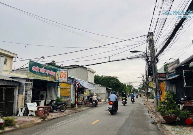 KHÓ KHĂN nên cần bán nhà c4 ở Thị Trấn Củ Chi 6x26 ( 159m2 ) 810 TRIỆU Sổ hồng riêng