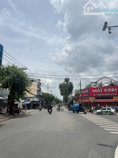 Bán gấp đất kinh doanh ngay cổng trường Linh Đông, Thủ Đức, DT 61m2 giá 5,95 tỷ