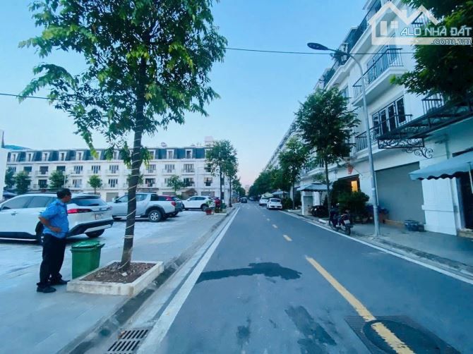Ban nhà 64m2 ngang 5m, đường 12m, ở kêt hợp kinh doanh khu Việt Phát - Vĩnh Niệm- Aeon mal