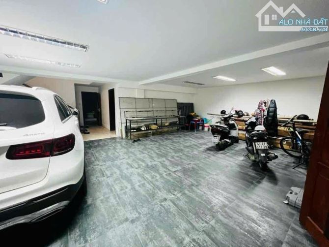 🌟 SIÊU VỊ TRÍ VIP! MT KD ĐƯỜNG NÚI THÀNH 10.5M, DT KHỦNG 420M2, NGANG 9.65M, CHỈ 68 TỶ - 1