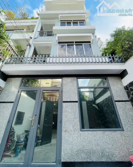 NHÀ MẶT TIỀN PHÚ NHUẬN: Giá Hẻm, DT 60.5M², 4 Tầng, Tiện Kinh Doanh, Chỉ 13.5 Tỷ!