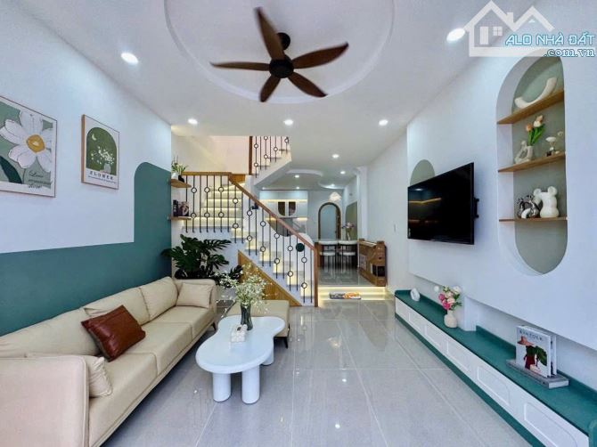 Gấp bán HẠ GIÁ 200 triệu - Chỉ còn 5 tỷ 250 cho Nhà phố 2 Tầng 4mx12m Full nội thất