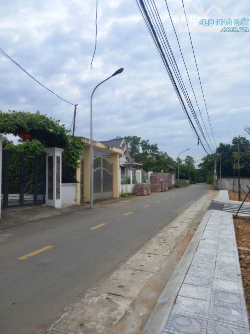 LÔ ĐẤT DIỆN TÍCH 100m2 TRỤC CHÍNH KINH DOANH SÁT ĐẠI HỌC QUỐC GIA