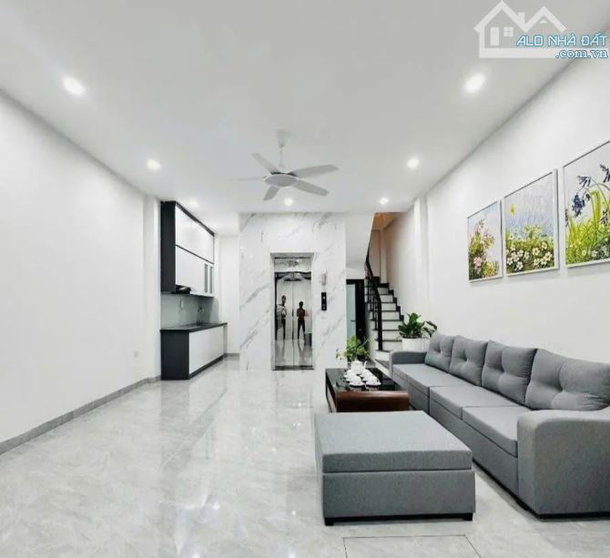 39M-LÒ ĐÚC -THANG MÁY -NỘI THẤT FULL -GẦN PHỐ-GIÁ TỐT