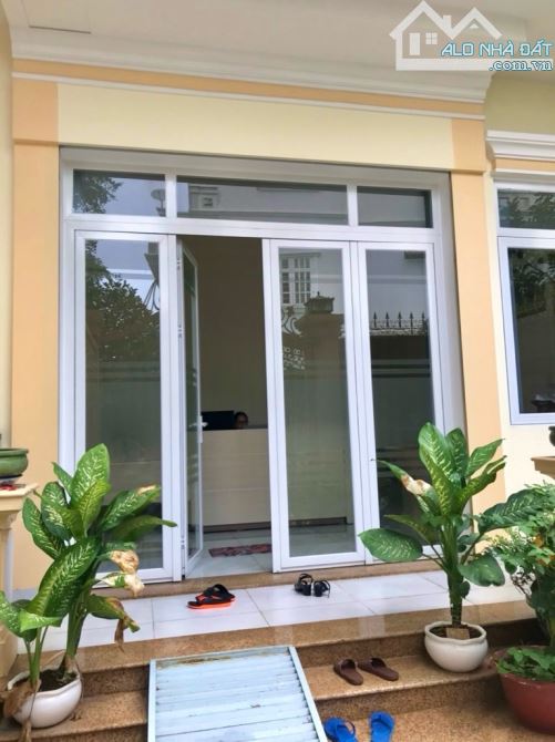 Nhà gần Chợ Thủ Đức, Đại Học Sư Phạm Kỹ Thuật Dt 168m2, Ngang 7m, Chỉ 6.3 tỷ