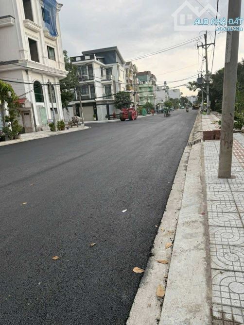ĐƯỜNG NHỰA 20M NHÀ MỚI ĐẸP..4 TẦNG VỪA Ở VỪA KINH DOANH....CHỈ VIỆC VÀO Ở…HƠN 10T.Ỷ