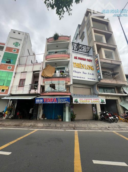 Cách BV Nhiệt Đới 300m. MT Võ Văn Kiệt Q.5 DT: 4,5x17 - 5 tầng - Giá: 17,5 tỷ