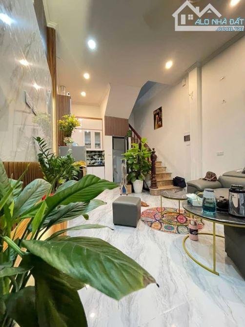 BÁN NHÀ TÂN TRIỀU DTSD 30M X 4 TẦNG GIÁ CHƯA ĐẾN 6 TỶ NGÕ RỘNG THÔNG FULL NỘI THẤT
