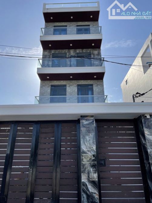 CHDV mặt tiền 19PN Xe hơi tránh 146m2, Vuông – Thạnh Lộc 15 Q12
