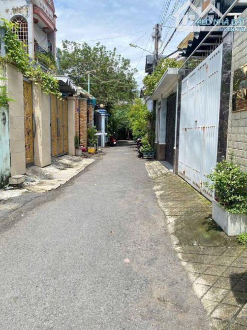Bán nhà 1 trệt 1 lầu sổ riêng thổ cư p. Tân Phong