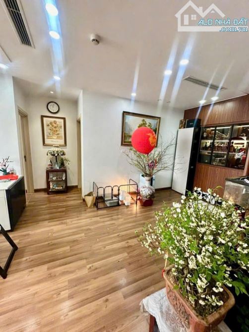 Căn hộ cao cấp Tân Hoàng Minh 113m2 3 ngủ 2 WC đủ nội thất xịn tầng trung giá hợp lý 27tr