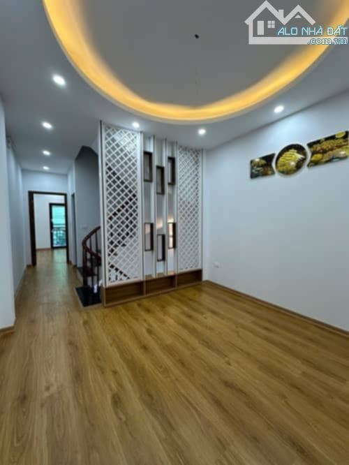 Nhà đẹp  Đại Tự - Kim Chung- Hoài Đức DT 39 m2 x  4 tầng, mt 3.5 m  Giá 5.35 Tỷ
