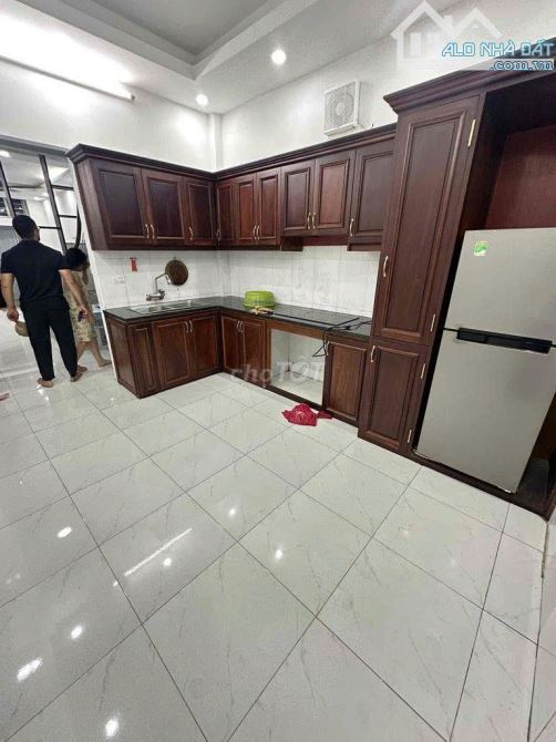 CHO THUÊ NHÀ NGUYÊN CĂN ĐƯỜNG AN DƯƠNG VƯƠNG, DT 45M X 3 TẦNG, GIÁ 8,5 TRIỆU/ THÁNG