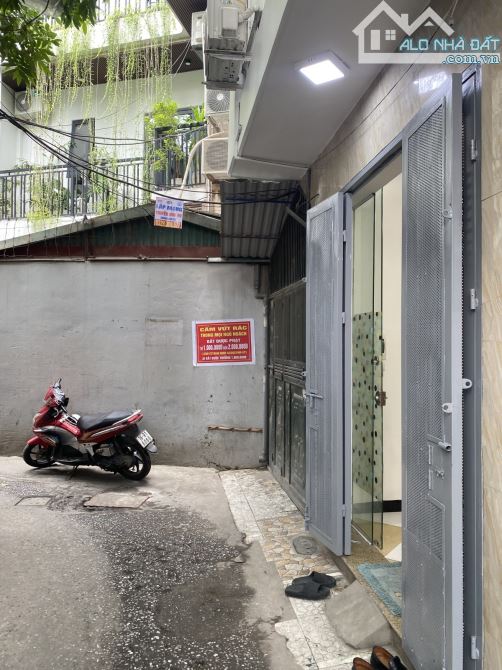 TRƯƠNG ĐỊNH , 39M2 x 5T MỚI , 3 GÁC ĐỖ CỬA , NGÕ THÔNG , 3 THOÁNG , 6,35 TỶ