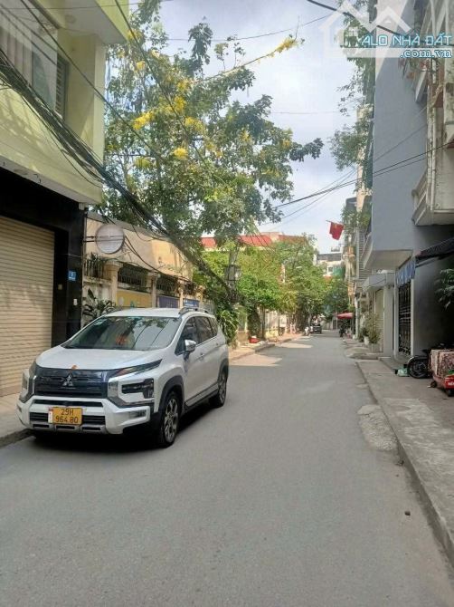 Mặt phố Nguyễn Công Trứ, Hà Đông DT 60m2, 5 tầng, lô góc, ô tô tránh, vỉa hè, nhỉnh 16 tỷ
