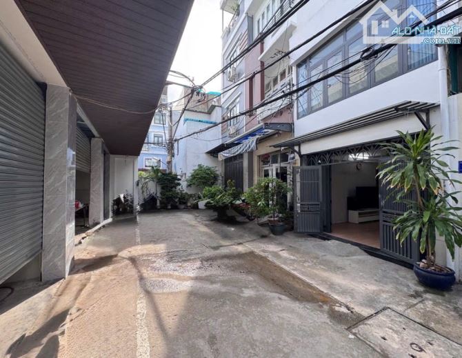 BÁN NHÀ PHAN HUY ÍCH, GẦN TRƯỜNG CHINH - 50M2, HẺM XE HƠI, GẦN MẶT TIỀN, 2 TẦNG MỚI