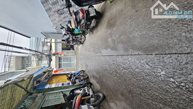 Nhỉnh 3 tỷ - Hẻm Ô tô, Kinh Doanh Ngay Chợ Bùi Minh Trực Q8, 4 tầng ở ngay.