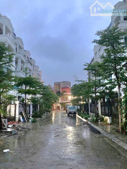 Bán LK Từ Liêm- Đại Mỗ, 106m, 5T, Vỉa hè, ô tô tránh, Ở cực sướng, giá nhỉnh 21 tỷ