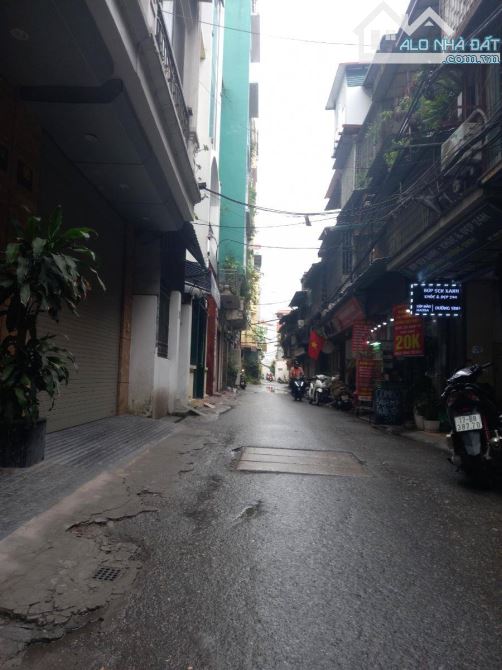 BÁN NHÀ PHƯƠNG MAI ĐỐNG ĐA 45m 5T Mt 4m GIÁ 17.5 TỶ PHÂN LÔ GARA Ô TÔ KINH DOANH.