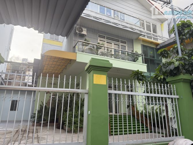 CHO THUÊ BIỆT THỰ 658/23-25-27 CÁCH MẠNG THÁNG 8, Q3, DIỆN TÍCH: 17X23m, HẦM 3 LẦU, 100TR
