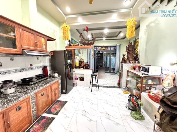 Bán Nhà 3 Tầng – 54m² – 4PN – Giá Chỉ 4.7 Tỷ  - Hẻm Xe Hơi - Linh Xuân Thủ Đức