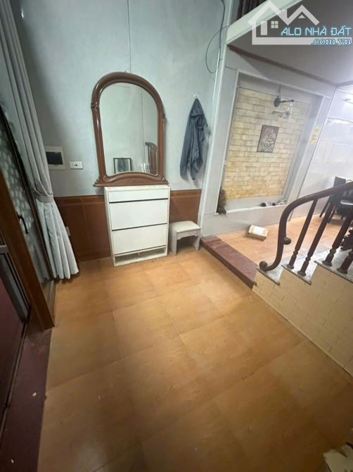 CHO THUÊ NHÀ RIÊNG NGUYÊN CĂN NGÕ THỐNG NHẤT, DT 40M2 X 5 TẦNG, 4 NGỦ, GIÁ 15,5 TRIỆU.