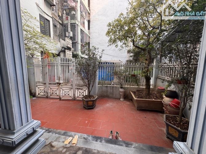 Bán Nhà 142m2 Sát Ngoại Giao Đoàn, MT7.8m, Ô Tô Đậu Cửa, Nhỉnh 23 Tỷ