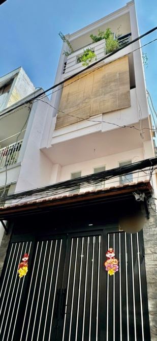 Bán gấp nhà Nguyễn Thiện Thuật, Q3. Giá 6 tỷ 7. DT 52m2. 4X12m. 4 tầng. Hẻm XH 6m