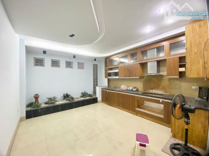 Nhà Khuất Duy Tiến - Phân Lô - 2 Thoáng -  Ngõ Thông 50m2*4T MT 4.2m giá 17.5 tỷ.