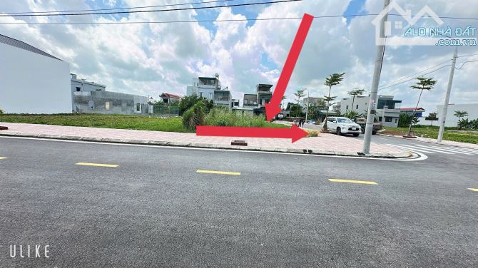 Cần bán LÔ GÓC 125,1m -1,3xx tỷ ,Mặt tiền hơn 7m -  Đường 2 ô tô tránh nhau