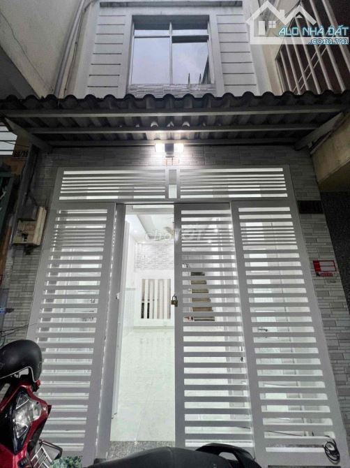 Nhà HXH Đoàn Văn Bơ, P.9, Quận 4 | 3 x 8 | Trệt 2 Lầu ST | 4PN 3WC | Giá 16tr