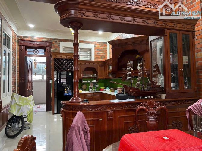 Biệt thự 10 x 22 Lê Thị Trung - Phường Phú Lợi -TDM nat là TPHCM