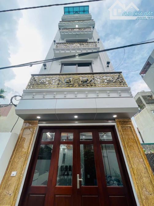 Bán nhà Trần Cung, lô góc, 10m ô tô, sát phố, nội thất xịn sò, 39m2, 9.3 tỷ.