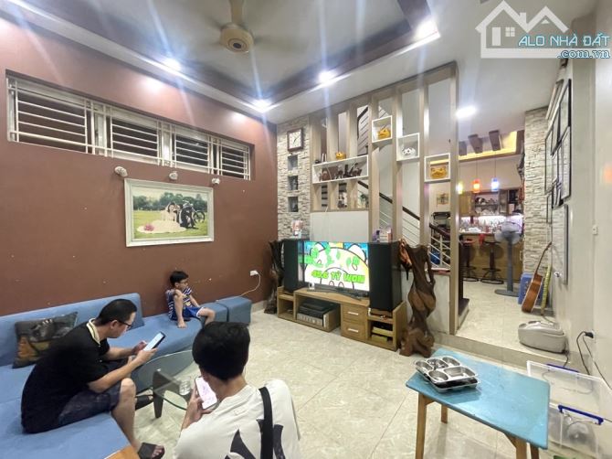 Bán nhà Xuân Đỉnh, 40m-5 tầng, nhà mới, phân lô, sát ô tô, an sinh đỉnh
