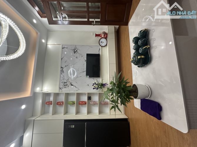Bán nhà Cổ Nhuế, 35m-5tầng, MT 5,2m Nhà mới ở sướng, phân lô, ô tô vào nhà, an sinh đỉnh