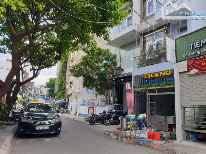 Bán nhà MT Trần Hữu Trang, P.11, Phú Nhuận – Trung tâm tiện ích đầy đủ – Nhà mới 4 tầng –