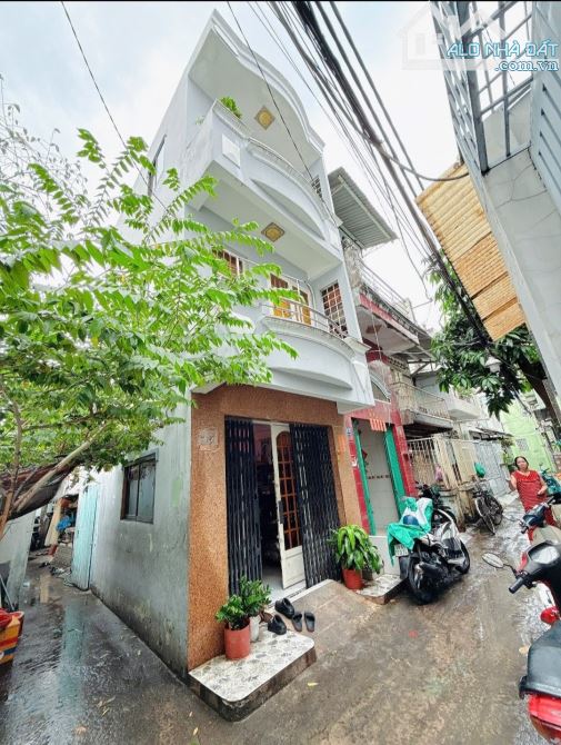 Bán nhà Phong Phú, P.12, Q.8, kế chợ Xóm Củi, hai lầu, giá chỉ 2 tỷ 880.