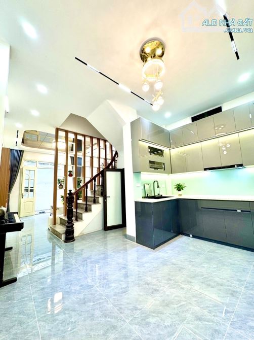 Bán Nhà Xuân Đỉnh - Liền Kề Ngoại Giao Đoàn - Tiện Ích Ngập Tràn - 41m2 x 5T - 8 Tỷ