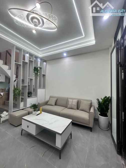 CỰC HOT NHÀ Ở HỒ TÙNG MẬU MỚI TINH NGÕ NGẮN NGAY CẦU VƯỢT MAI DỊCH