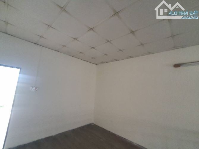 Bán gấp đất tặng 2 căn nhà, Dĩ An Bình Dương, 110m2, 4.4 tỷ